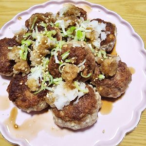 ナムディの作ってみた!投稿(ワンパン10分【おろしポン酢豆腐ハンバーグ】卵&パン粉不要♩)