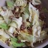 【キャベツとひき肉とふんわり玉子の味噌にんにく炒め】彩り◎の工程3