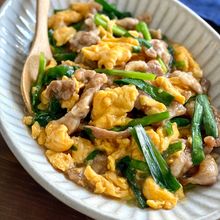 簡単おうち中華【絶品！豚肉とニラのとろ卵炒め】