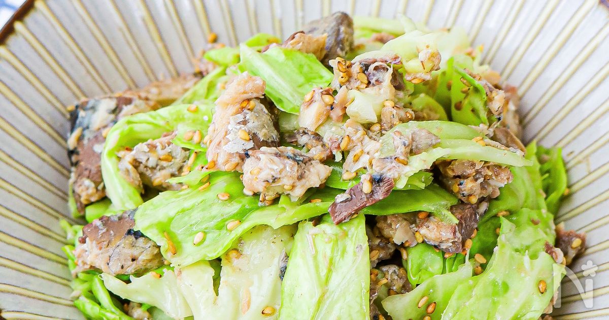 包丁不要！5分で【キャベツとさばの旨だれ和え】さば缶で簡単◎