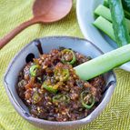 ピリ辛味噌がクセになる！青唐辛子のにんにく味噌