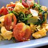 1032950の作ってみた!投稿(【豆苗とトマトのふわたまにんにく炒め】あと1品に嬉しい副菜！)