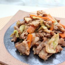【下味冷凍】長ネギとニンジンの豚肉炒め