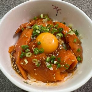 礼ちゃん♡の作ってみた!投稿(和えるだけで作れる絶品サーモンユッケ丼)