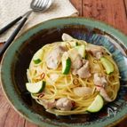 『フライパンひとつで』鶏とズッキーニの和風ぺペロンチーノ