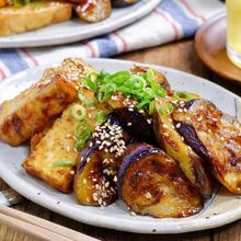 お肉なしでも喜ばれるメインおかず♡『厚揚げとなすの甘酢絡め』