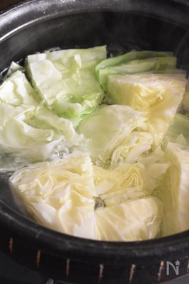 鶏つくねとキャベツの塩ちゃんこ鍋 By 簡単料理研究家 服部みどり レシピサイト Nadia ナディア プロの料理家のおいしいレシピ