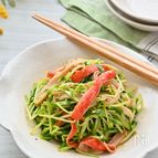 お腹スッキリ！豆苗とかにかまの中華和え