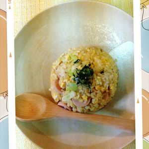 チョロリスの作ってみた!投稿(香ばし魚肉ソーセージのガーリックペッパーチャーハン)