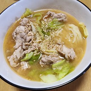 ナムディの作ってみた!投稿(【キャベツと豚肉の味噌スープ麺】お好きな麺で味わう濃厚味噌味)