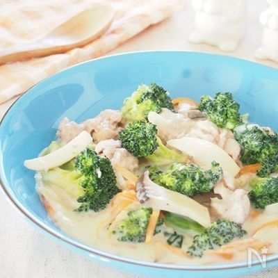 下茹で不要。ブロッコリーと豚こまのクリーム煮(バター不使用)