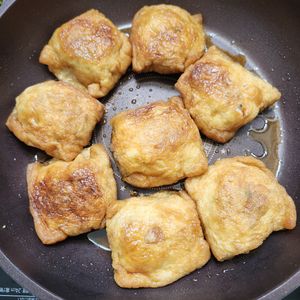とももの作ってみた!投稿(もちっととろーり♬豚こまチーズの油揚げ包み焼き♬)