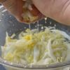 【レンチンで☆白菜と人参のガリバタ豚巻き蒸し】の工程2