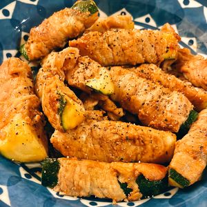 1090513の作ってみた!投稿(15分！夏の新定番に＼ 肉巻きズッキーニの酢照り焼き／)