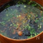 煮立てるだけです☆のりとニラの即席味噌汁