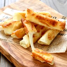餃子の皮で！パリパリのびーるチーズスティック