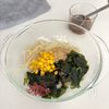 作り置きOK【給食の海藻サラダ】の工程4