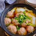 獅子頭風♪大きなえのき入り豚団子と白菜のお鍋