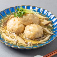 【鶏とはんぺんのふわふわだんご】和風きのこあんかけで料亭気分