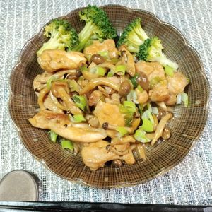 M＊Pの作ってみた!投稿(ご飯が止まらない簡単レシピ！鶏もも肉としめじの味噌マヨ炒め)