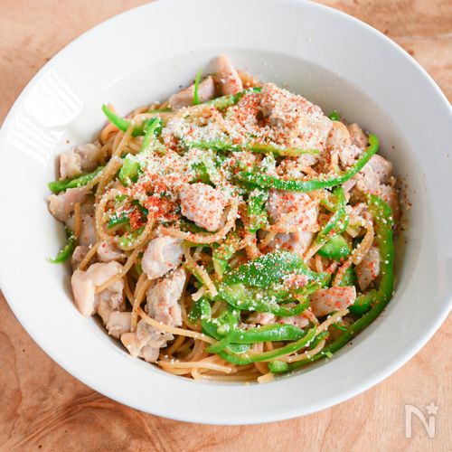 ついつい食べたくなる!鶏肉とピーマンのパスタ