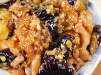 行列の中華屋さんの🍚豚バラなすの油淋鶏風の甘酢炒め🤩