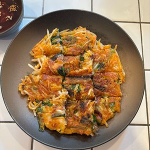 mi-koの作ってみた!投稿(キムチとチーズのチヂミ【節約・おつまみ・作り置き・かさ増し】)