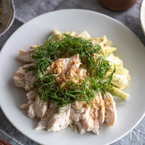 レンジで快適♪【蒸し鶏となすのごまソース】