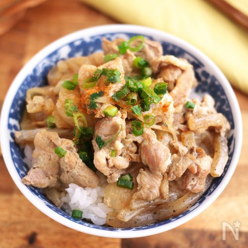 炊飯器で放置♪麺つゆ豚丼＼新生活応援レシピ／