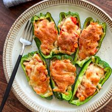☆詰めて焼くだけ！？おつまみに最高なピーマンピザ🍕🫑☆