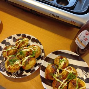 こつぶの作ってみた!投稿(関西人夫婦が作る♩カリッもち♩【米粉たこ焼き】)