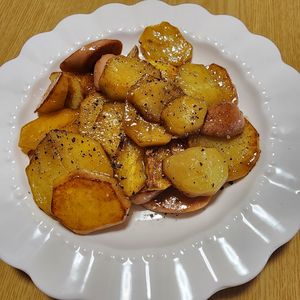 ナムディの作ってみた!投稿(魚肉ソーセージとじゃがいもの麺つゆバター炒め)