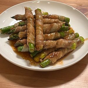 あちゃの作ってみた!投稿(『アスパラの甘辛肉巻き』照りっと食欲そそる♡ご飯が進む♪)