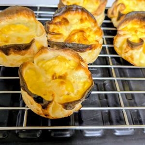 あやきょの作ってみた!投稿(餃子の皮で簡単！お弁当に嬉しい「お花コーンキッシュ」)