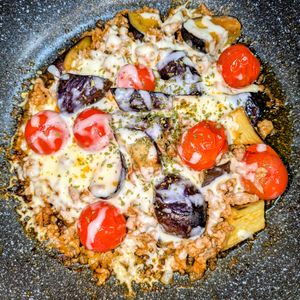 joe sanの作ってみた!投稿(ワンパンで♩なすのミートソースチーズ焼き)