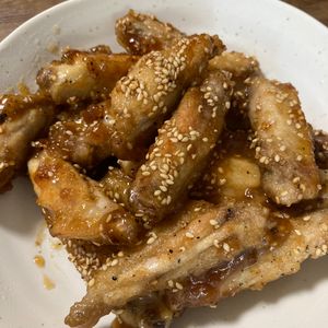 Mariの作ってみた!投稿(《黄金比だれで絶品!!》揚げない手羽中の甘辛揚げ)
