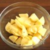 しいたけとベーコンの大人ポテトサラダの工程1