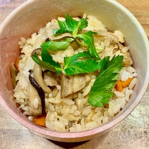 くだもの大好き🧡の作ってみた!投稿(止まらない美味しさ！鶏肉ときのこたっぷり具沢山甘辛混ぜご飯)