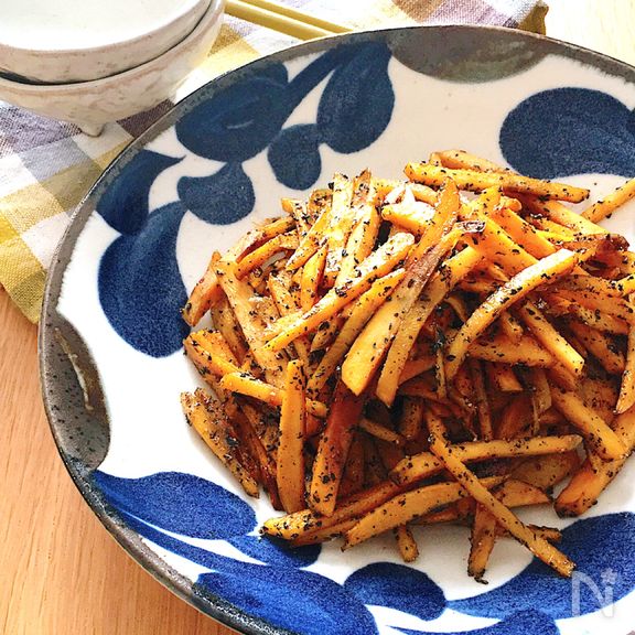 パクパクとまらない♡さつまいものごま醤油甘辛炒め
