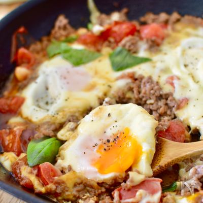 [半熟卵のトマトチーズ煮込みハンバーグ風]簡単なのにヘルシー
