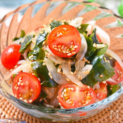 トマトとわかめの胡麻ぽん和え│10分で完成！火を使わない副菜