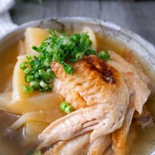 ＼とろとろ味染みホロホロ／鶏手羽と大根の塩煮込み