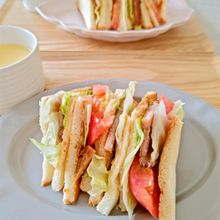 【BLT】久しぶりにベーコンレタストマトサンドが食べたくて。