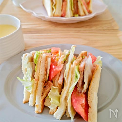 【BLT】久しぶりにベーコンレタストマトサンドが食べたくて。