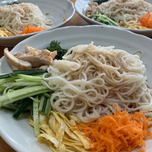 1098608の作ってみた!投稿(人参蒸し鶏の冷やし中華風そうめん)