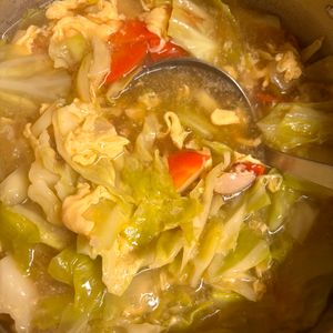 もこの作ってみた!投稿(ふわふわたまごが美味しい【キャベツたっぷり中華スープ】)