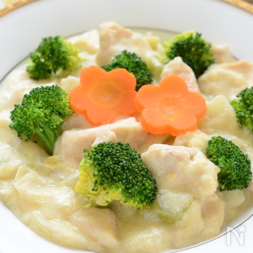 簡単!【ブロッコリーと鶏むね肉のクリームシチュー】ルー不要☆