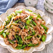 豚とアスパラ菜の麺つゆオイスター炒め♩包丁不要！ワンパン簡単