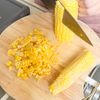 旬の甘みがぎゅっ!炊飯器で簡単◎絶品【とうもろこしご飯】の工程1