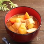 里芋と薩摩芋のけんちん汁　ごま風味